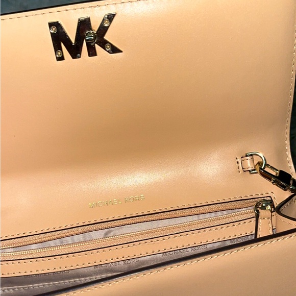 Michael Kors tan crossbody - Picture 3 of 5